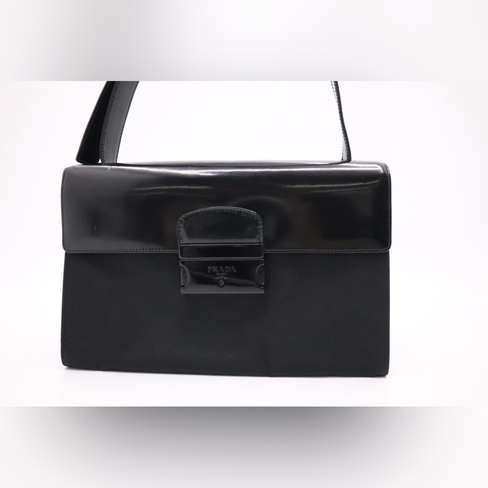 Prada Shoulder Bag in Black Patent Leather and Nylon - Picture 3 of 11